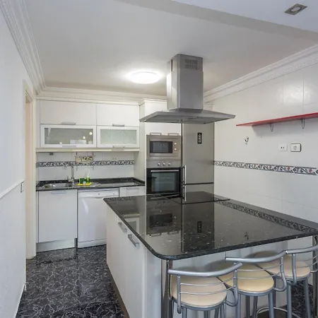 La Concha Amadores: Gran Terraza & Barbacoa Apartmán *